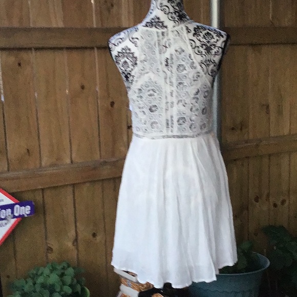 White Sundress - Picture 5 of 6